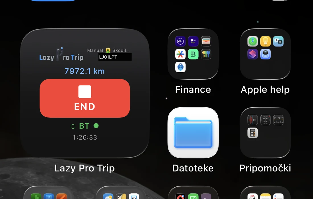 Widget Lazy Pro Trip na domačem zaslonu iPhona z gumbom za zaključek poti
