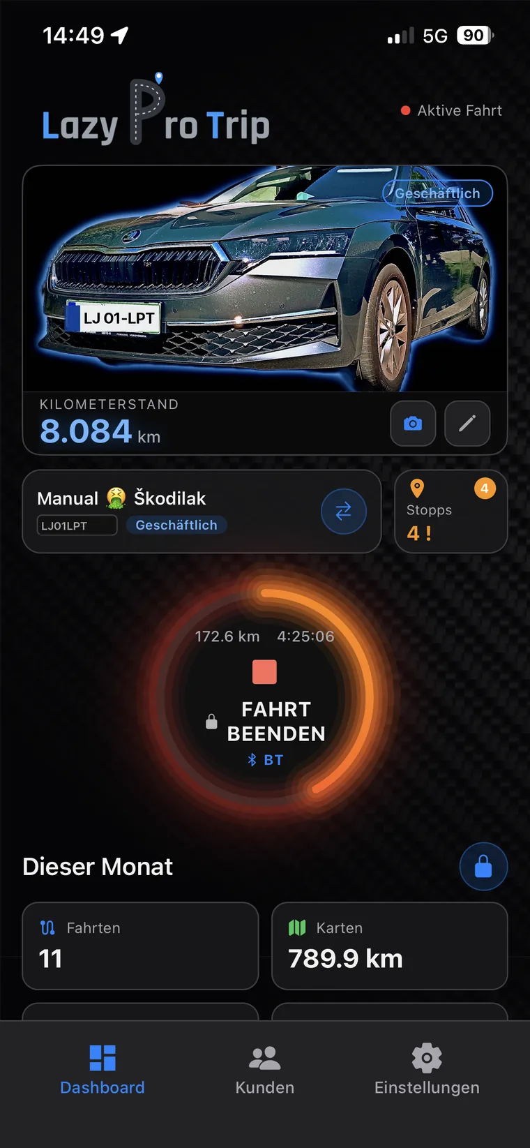 Dashboard von Lazy Pro Trip während einer laufenden Fahrt, mit Kilometern, verstrichener Zeit und der Schaltfläche zum Beenden