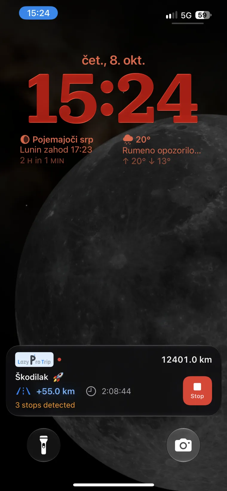 Lock Screen Live Activity showing distance, elapsed time and stops detected